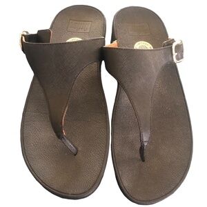 FitFlop Women's Lulu Leather Toe-Post Thong Sandals 7 Black Micro Wobbleboard